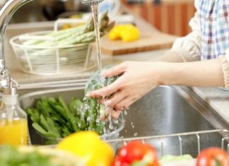 How to Wash Vegetables and Fruits to Remove Pesticides